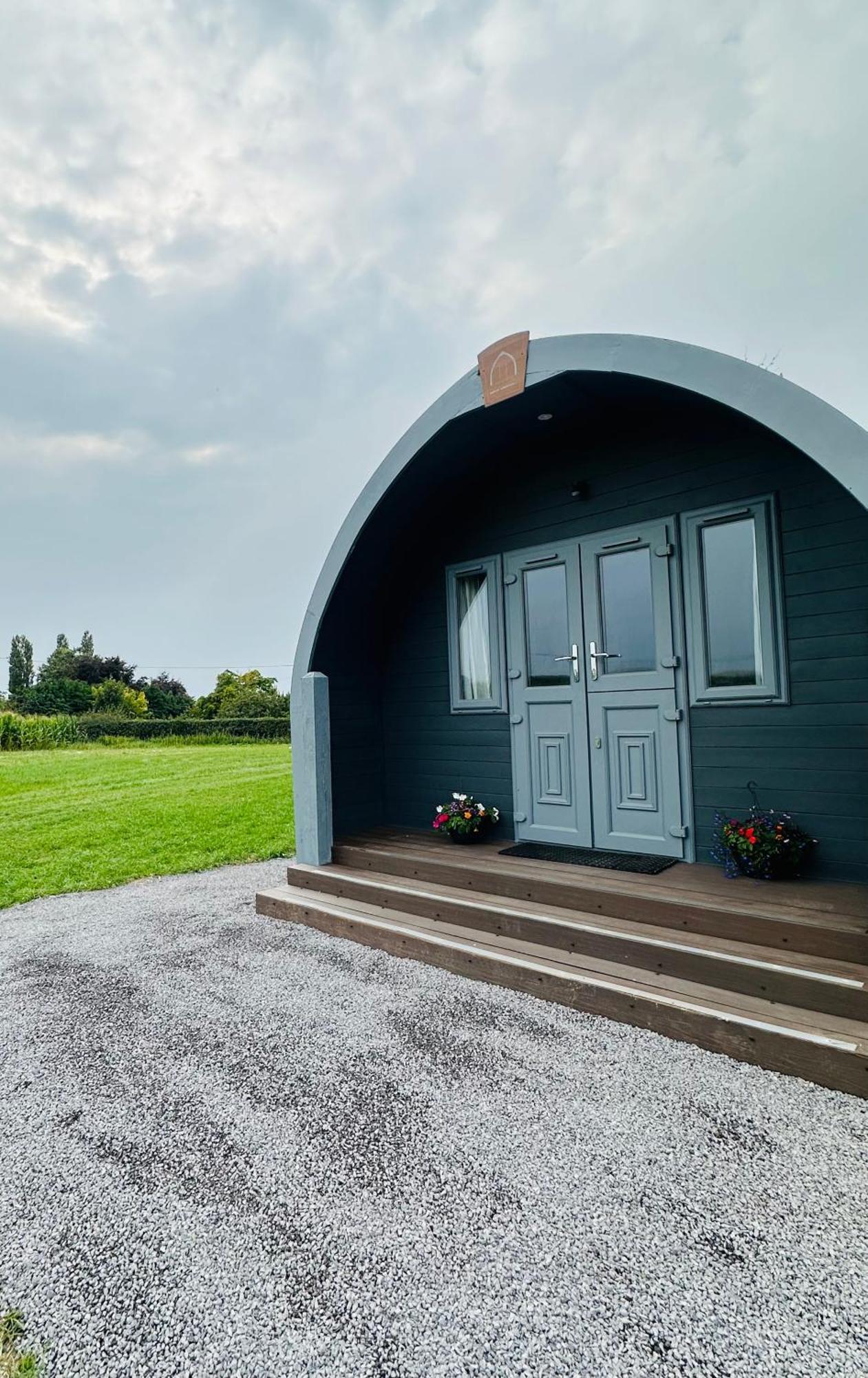 فندق Welly Boot Pod Shenstone المظهر الخارجي الصورة