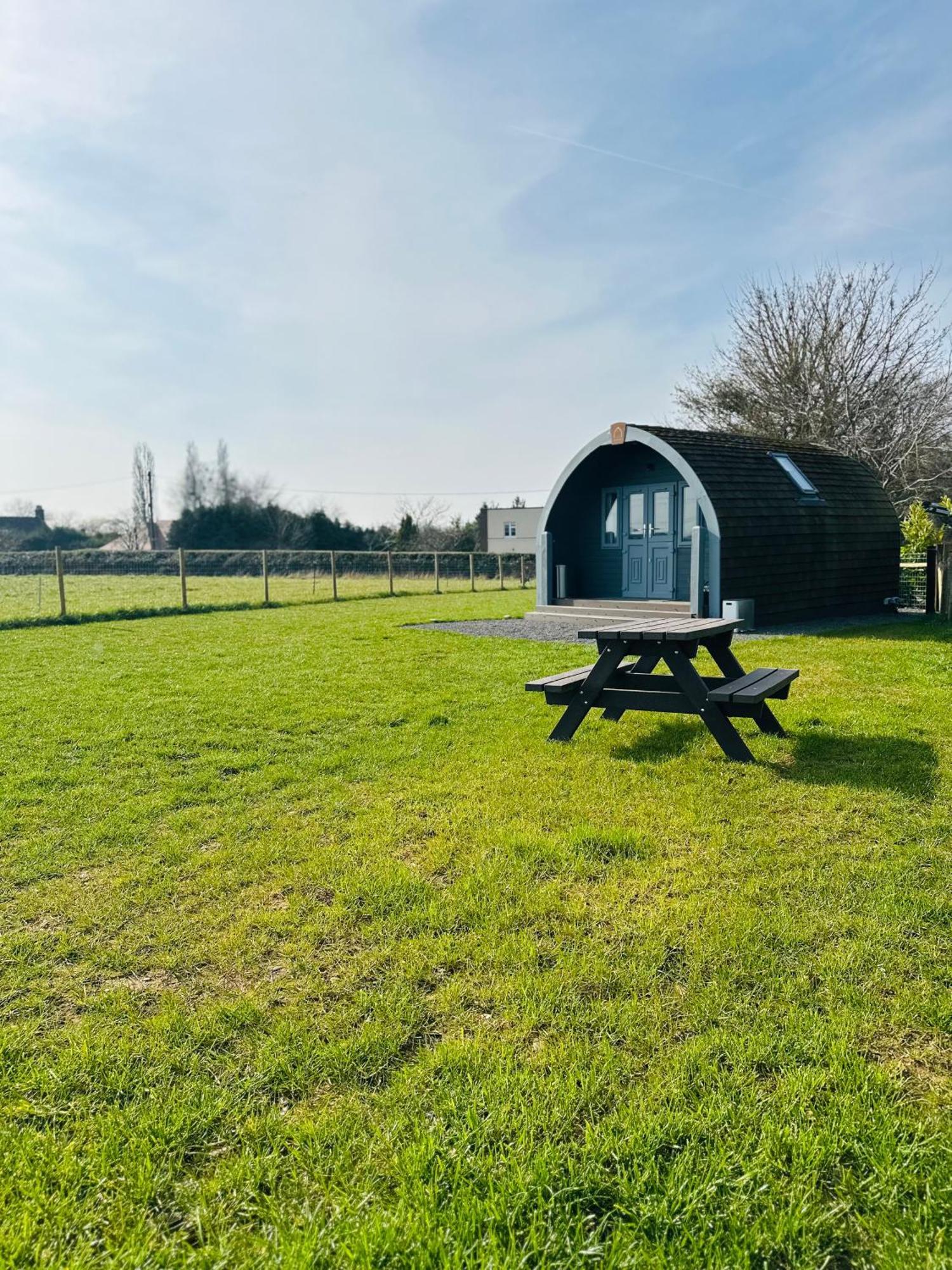 فندق Welly Boot Pod Shenstone المظهر الخارجي الصورة